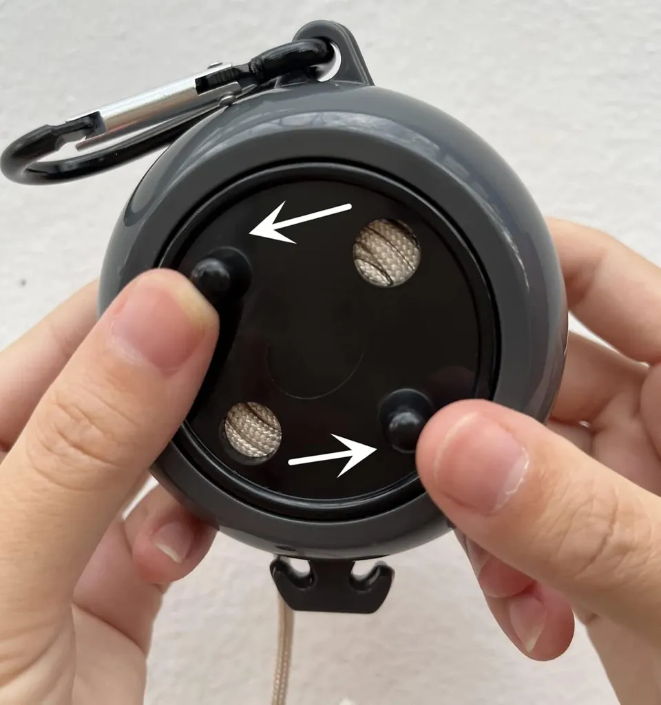 Corde à linge rétractable noire 10m avec 20 pinces pour le camping - 2