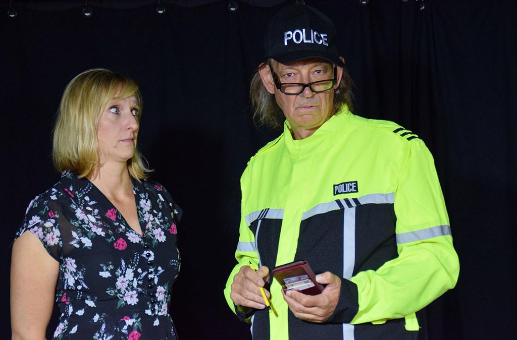 mydays Comedy Dinner Strausberg; Erlebnis verschenken oder selbst erleben; Gutschein für 1 Person(en)