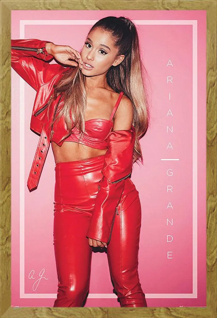 Poster Ariana Grande Rosso + Cornice Shinsuke Maxi Rovere: Arredo Essenziale