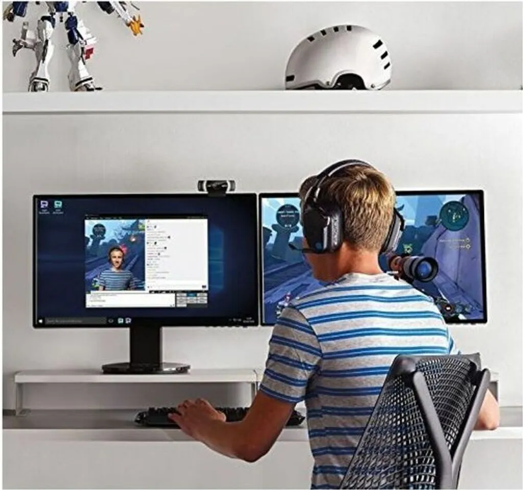 Logitech C922 Pro Stream Webcam 1080p : Correction Faible Luminosité - 21