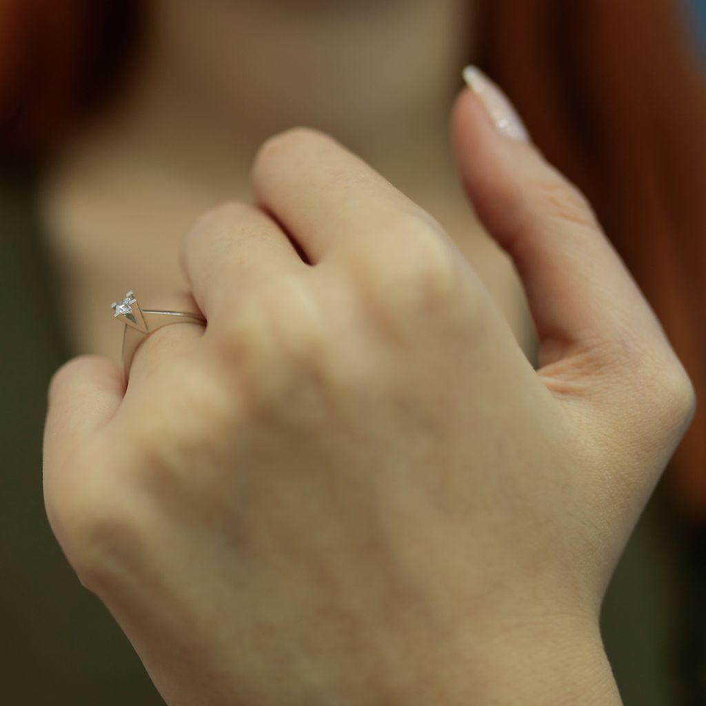 0,18 Carat Diamant Solitär Antragsring 14 Karat Weißgold