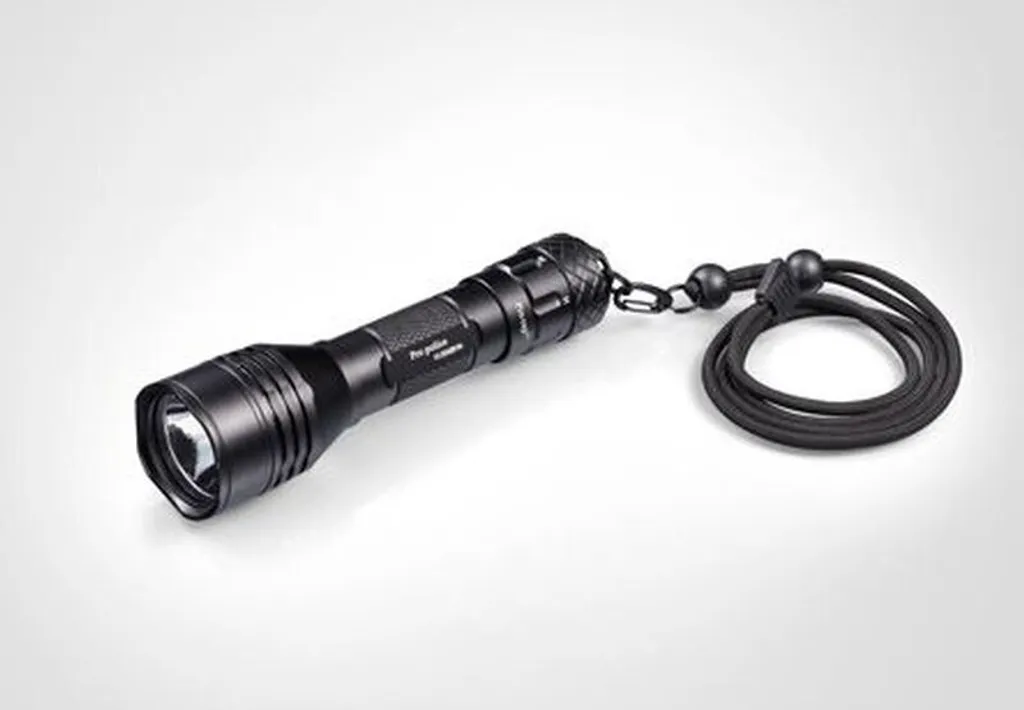 Wolf-Eyes Pro Police Lampe LED Cree XM-L U2 Étanche avec Faisceau Large