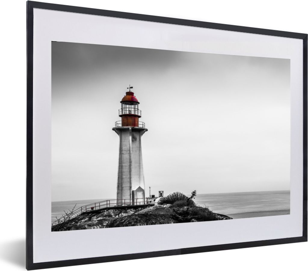 MuchoWow MuchoWow Gerahmtes Poster Schwarz-Weiß-Foto eines Leuchtturms im Westen von Vancouver 60x40 cm - Poster mit zchwarzem Bilderrahmen - ...