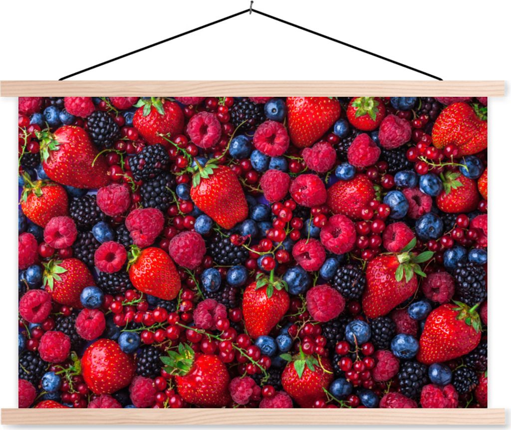 MuchoWow Textilposter Obst - Wald - Erdbeere 60x40 cm mit holzfarbenen Rahmen - Bilder
