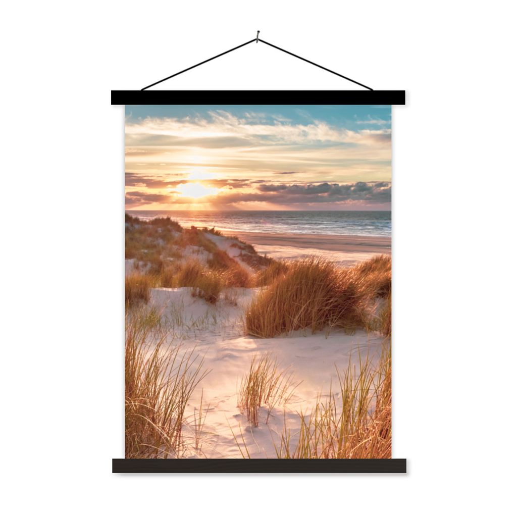 MuchoWow Textilposter Düne - Pflanzen - Sonnenuntergang - Strand - Meer 40x53 cm mit schwarzem Rahmen - Abbildung