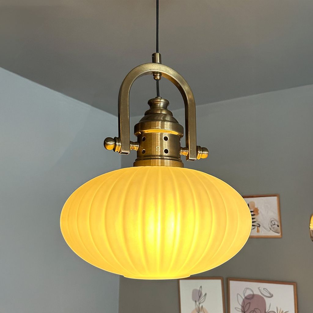 Weiße Glas Einzel Kronleuchter Perforierte Vessel Kopf Retro