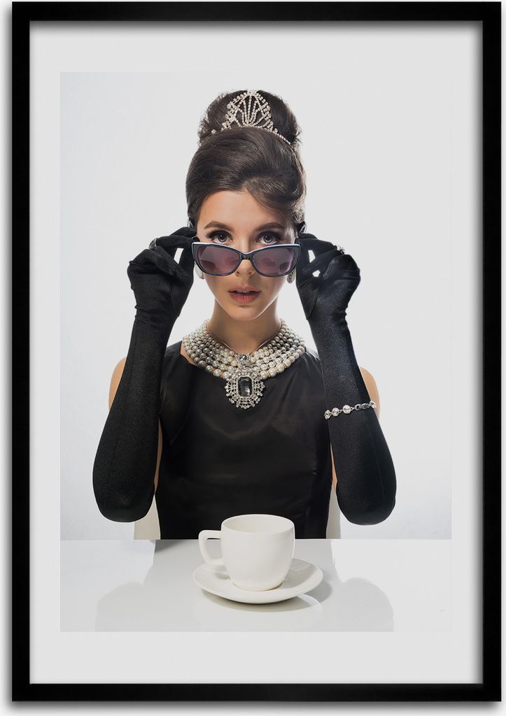 Bild - Bilderrahmen - Foto - 70 cm x 100 cm - MDF - Rahmen - Wandkunst - Eine Frau mit Brille