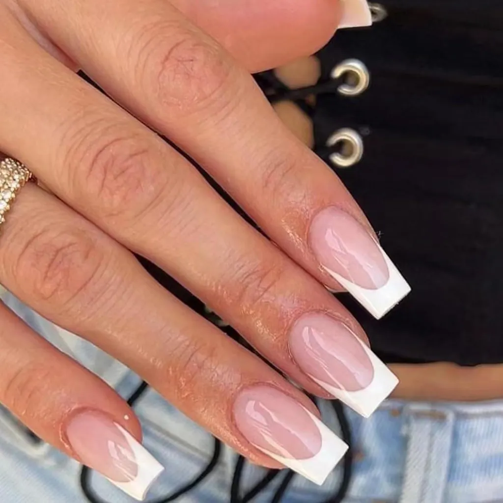 Press on Nails French Nude Quadrate 24 pz | Manicure Chic Istantanea