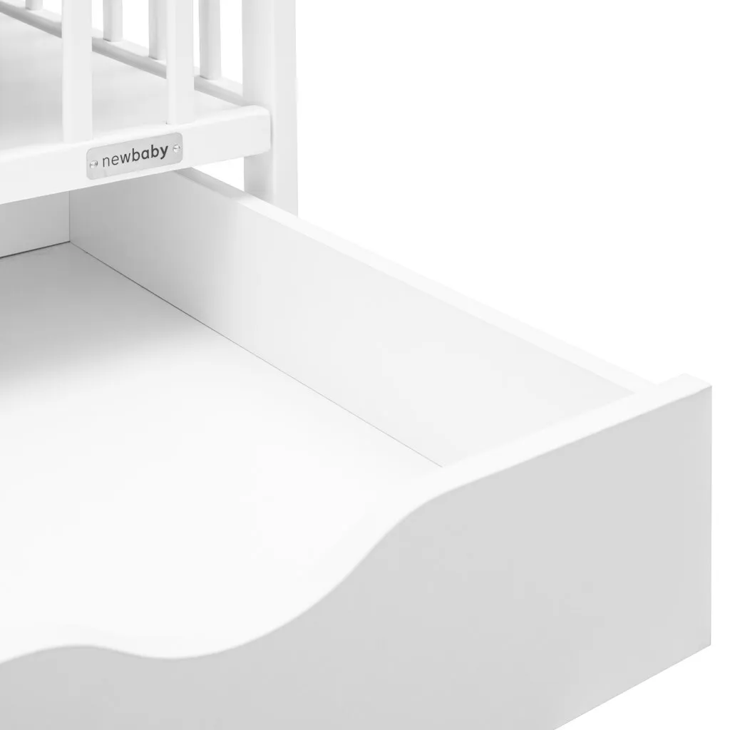 Lit de bébé blanc 60x120 New Baby BASIC idéal pour optimiser l'espace