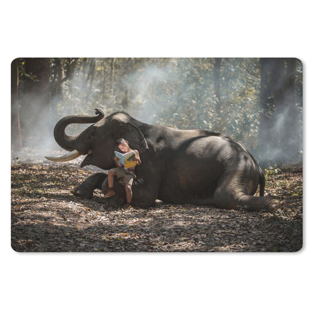 MuchoWow Schreibtischunterlage Elefant - Junge - Buch - Wald - Tiere - Natur 60x40 cm - XXL Mauspad - Großes Mauspad