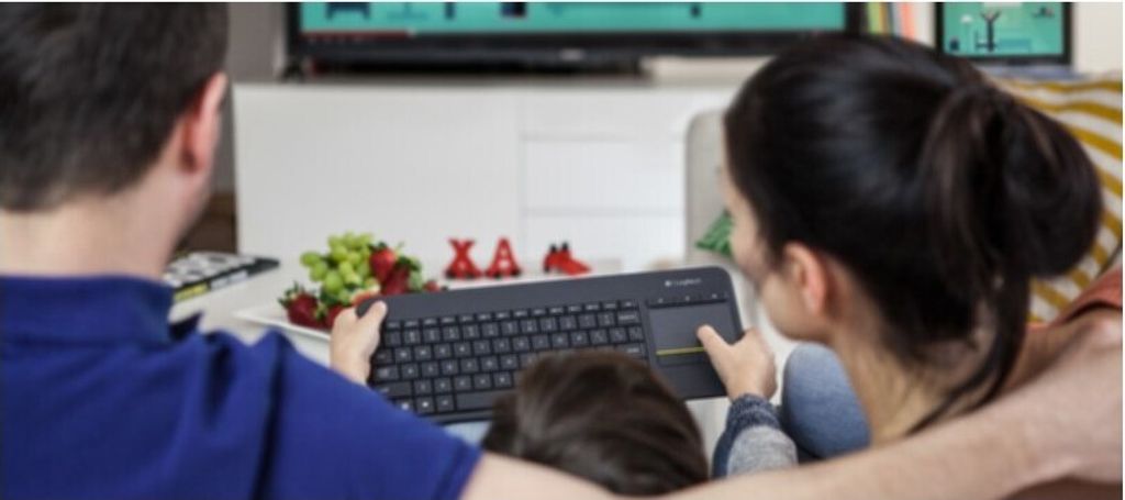 Bezprzewodowa klawiatura dotykowa Logitech K400 Plus czarna Zdjęcie produktu 17