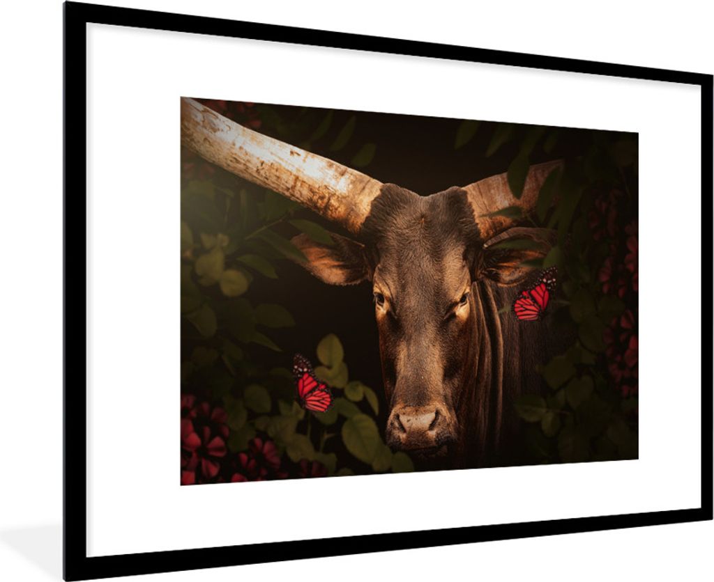 MuchoWow MuchoWow Gerahmtes Poster Dschungel - Kuh - Schmetterling - Pflanzen 90x60 cm - Poster mit zchwarzem Bilderrahmen - Wanddekoration - F...