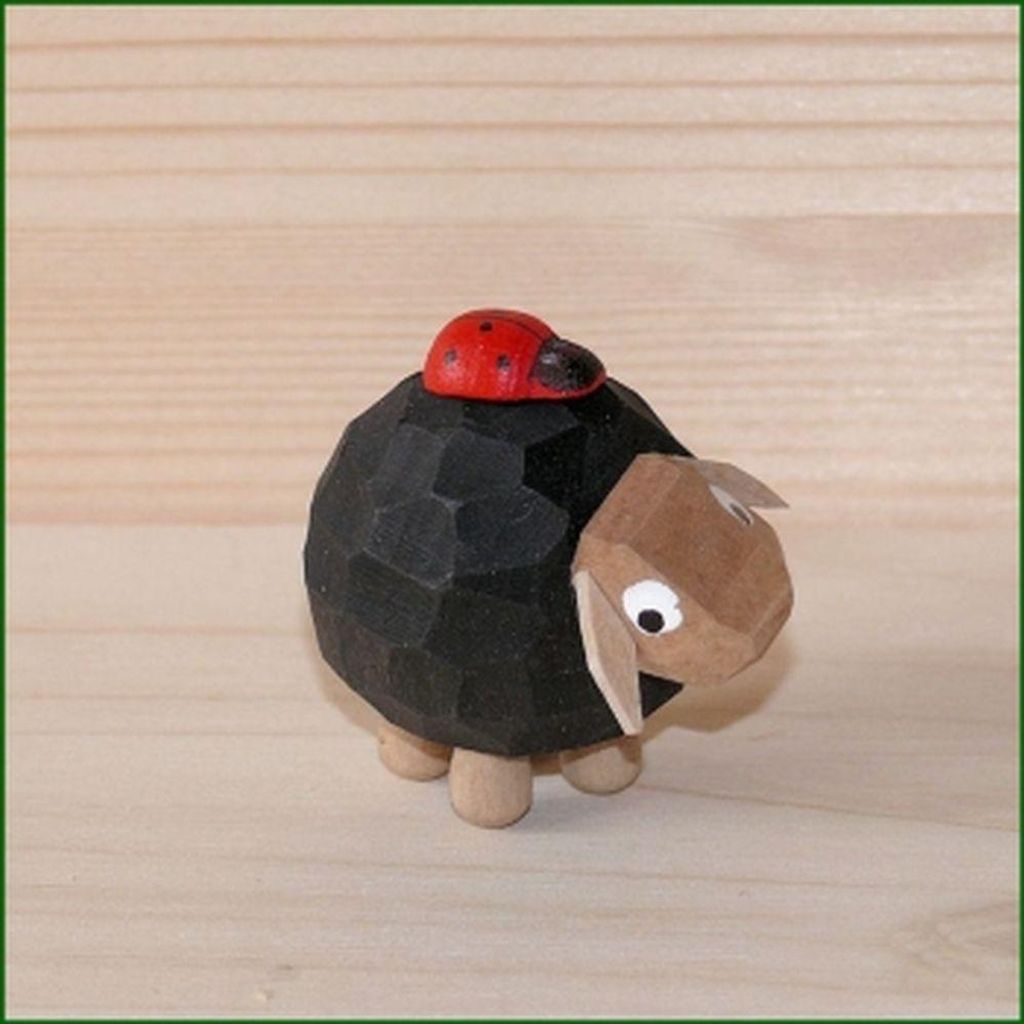 Holzfigur Schaf mit Marienkäfer dunkel Höhe 4,5cm NEU