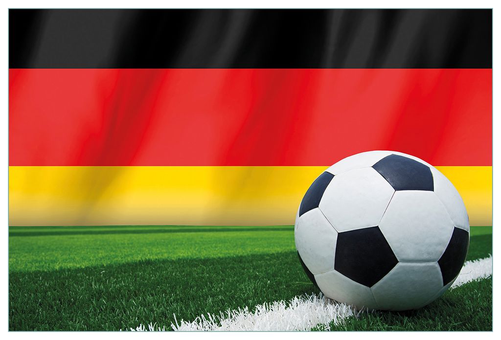 Wallario Küchenrückwand aus Glas, Größe: 90 x 60 cm, Motiv: Fußball vor einer Deutschlandflagge | Spritzschutz | abwischbar | pflegeleicht | in