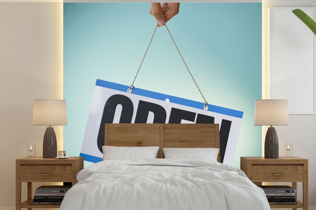 MuchoWow Fototapete für Wohnzimmer oder Schlafzimmer Wandtapete Vinyl Motivtapete Eine Hand, die ein Schild mit der Aufschrift "Open" hochhält ...