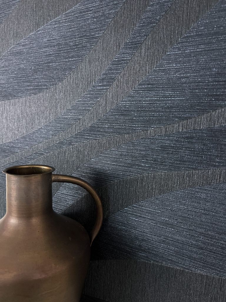 NEWROOM Tapete Blau Vliestapete Wellen - Glanztapete Glamour Schwarz Metallic Linien Struktur Mustertapete Modern Streifentapete
