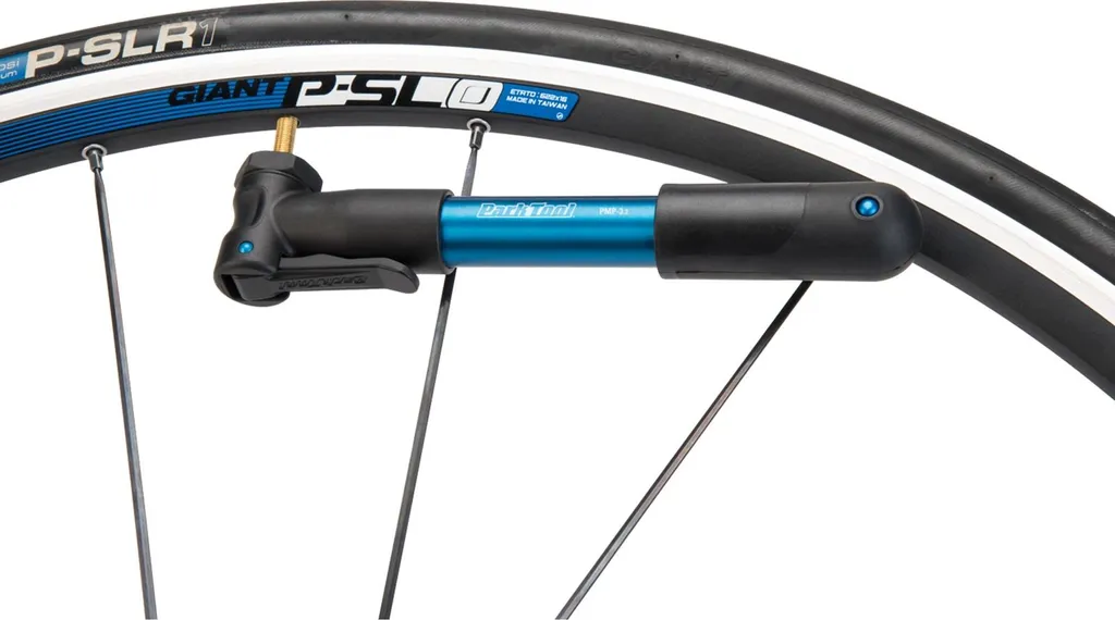 Mini Pompe PMP-3 Noir Micro Format pour Éviter les Pannes de Vélo - 3