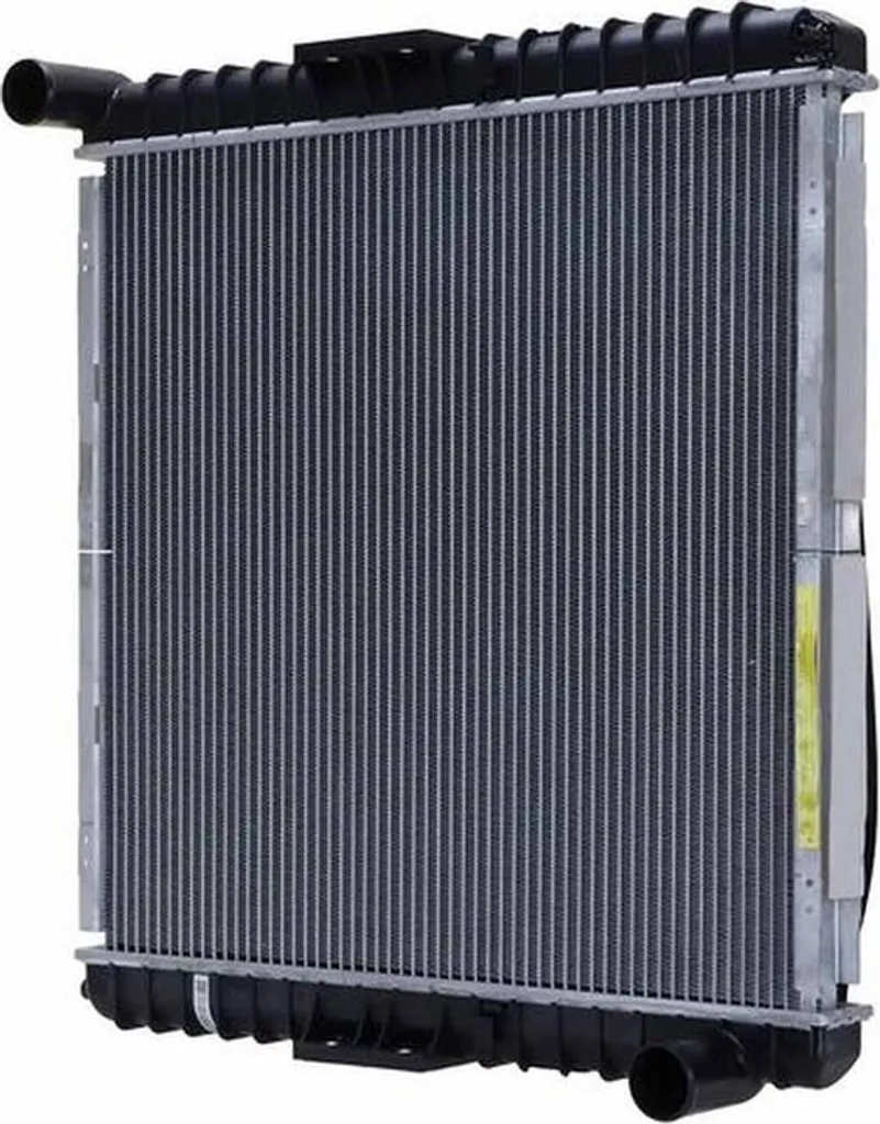 Radiateur HELLA à ailettes soudées 543-558 mm pour moteur IVECO EUROCARGO