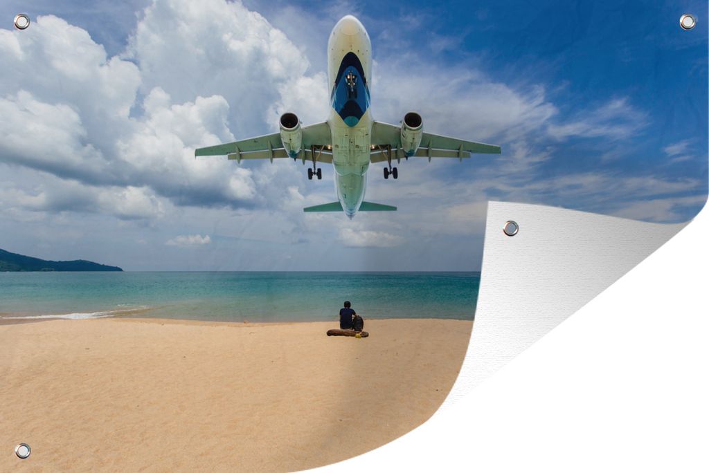 MuchoWow 90x60 cm Outdoor-Poster Gartendeko Sichtschutz Garten Poster für den Garten Flugzeug fliegt tief über eine Person