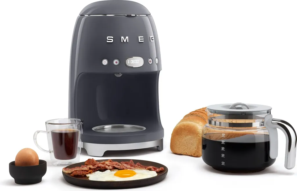 Machine à café Smeg programmable pour un réveil en douceur 10 tasses