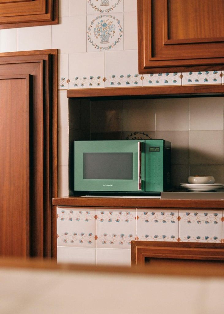 CREATE - MICROWAVE STUDIO - Mikrowelle 23L mit Grill- und Produktbild 