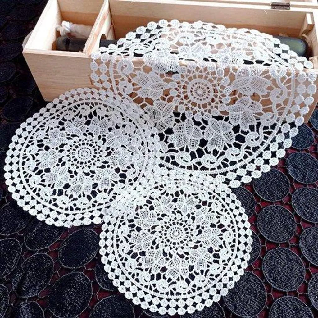 Sets de table ronds pour repas en famille motif floral bleu blanc