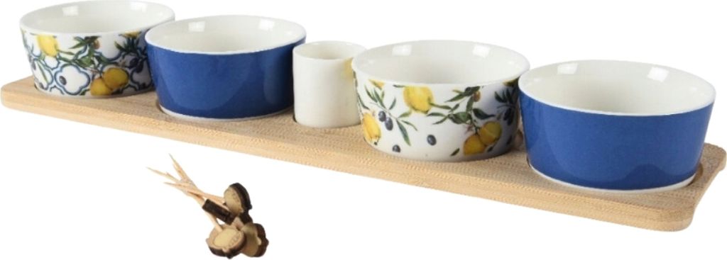 Set Tapasschalen aus Porzellan auf einem Holztablett Produktbild 