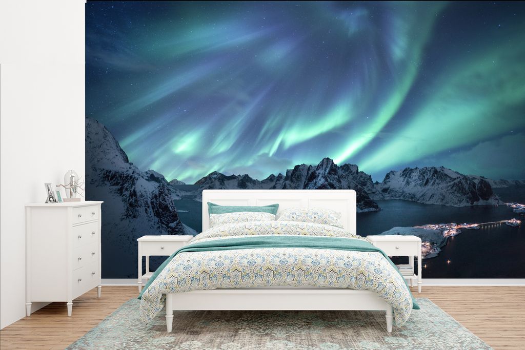 MuchoWow Fototapete für Wohnzimmer oder Schlafzimmer Wandtapete Vinyl Motivtapete Nordlichter - Grün - Meer - 385x240 cm - Schlafzimmer-Tapete