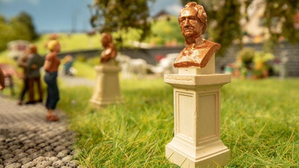 NOCH H0 Figuren Büsten, aus Kunststoff handkoloriert, 1:87 für Spur H0 perfekte Ergänzung zur Modellbahngestaltung