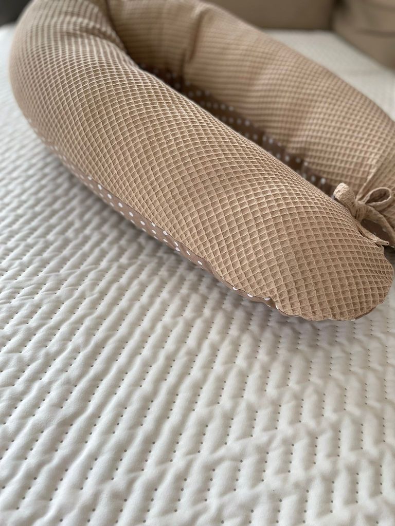 190 cm L/XL Kissen Seitenschläferkissen Schwangerschaftskissen Stillkissen Bezug Waffelpique TAUPE/ Punkte Braun Relaxkissen Schlafen LOOLAY