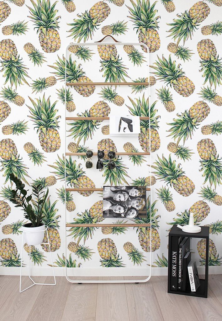 Coloray Fototapete 290x290 cm Vlies-Fototapete - Fallende Ananasfrucht