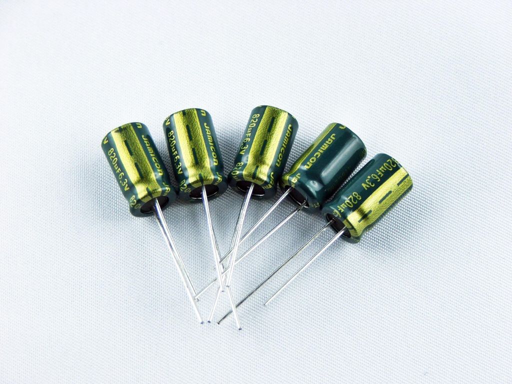 Kondensator 820 μF 6,3 V WL, niedriger ESR, 5 Stück, 8 x 14 mm, JAMICON