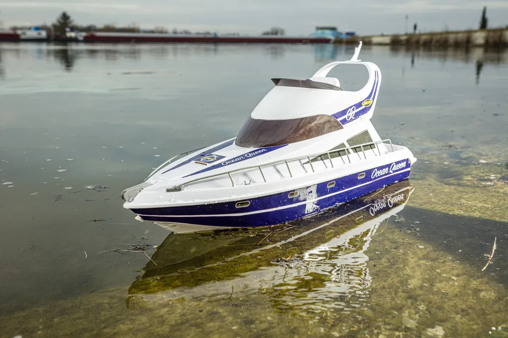 Bateau Télécommandé Ocean Queen Carson - Yacht de Plaisance RC Complet - 3