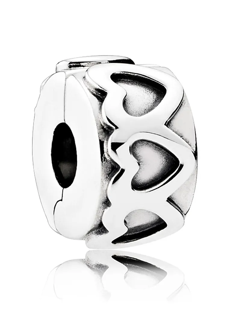 Clip pour Fixer Charms Pandora Coeurs Alignés : Sécurité et Style Chic