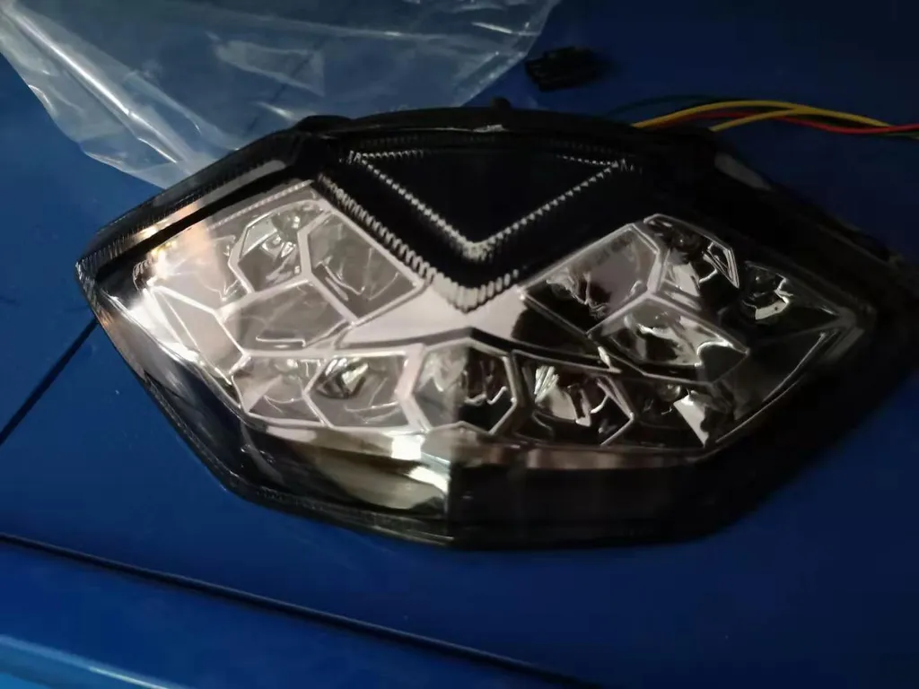 Fanale LED Kawasaki Z1000 (10-13) con Frecce Integrate Nere