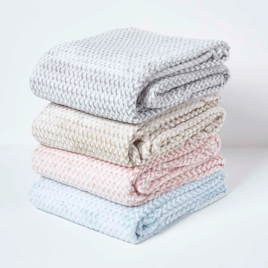 Couverture Jacquard Mora en Velours Rose Homescapes 200 x 230 cm - 6