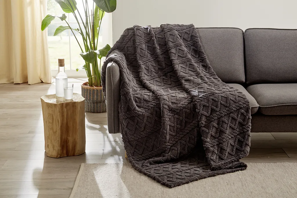 Plaid Jacquard Haut de Gamme Freya Gözze - Couverture Douce de Salon