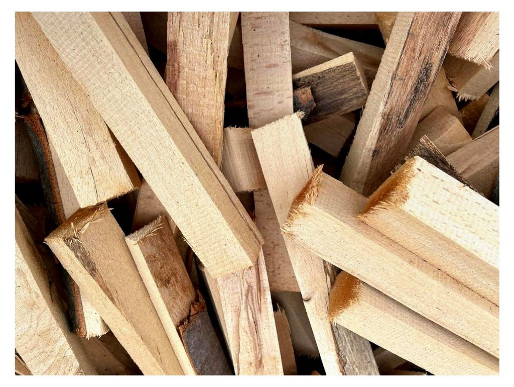 16 kg Brennholz für Kamin und Grill, trocken und ofenfertig