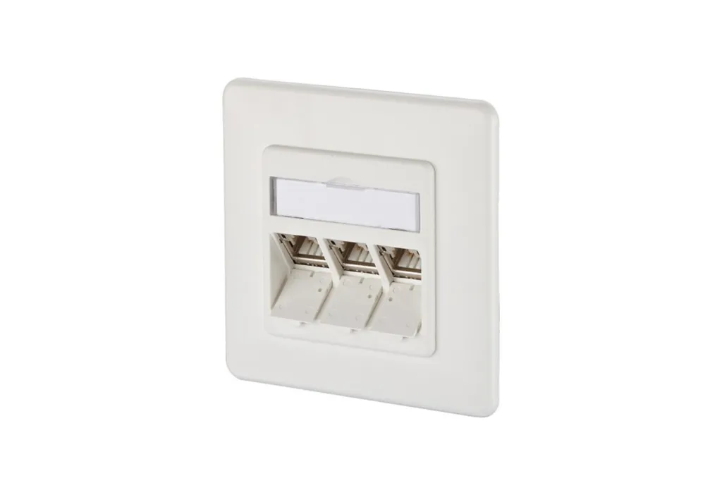 Prise de Courant RJ45 Murale Blanche BTR NETCOM pour Câblage Ethernet