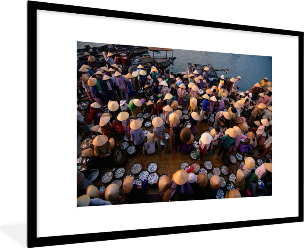 MuchoWow Gerahmtes Poster Fischmarkt bei Hoi An in Vietnam 90x60 cm - Poster mit Schwarzem Bilderrahmen Wandposter Rahmen Foto Bilder - Wanddekor...