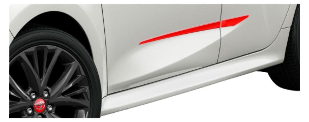 TOYOTA Yaris Seitentürleisten rot 3u7 komplett PW156-0D100-D6 OE