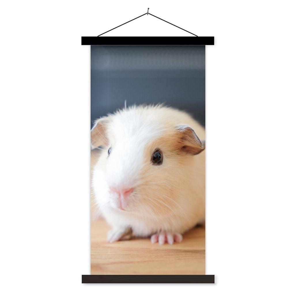 MuchoWow Textilposter Niedliches Baby-Meerschweinchen 40x80 cm mit schwarzem Rahmen - Wandemalerei