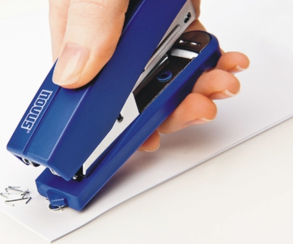 Heftgerät B10 Professional 15 Blatt 38mm blau Packung mit 20 Stück