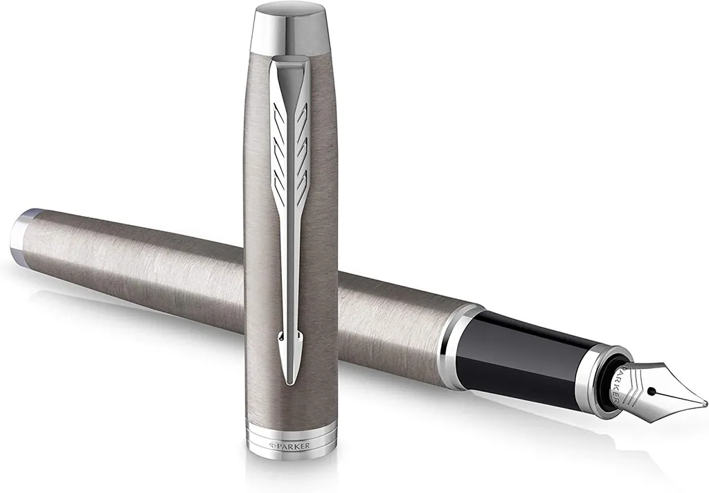 Stylo plume bleu métal brossé Parker IM, pointe moyenne en écrin chic