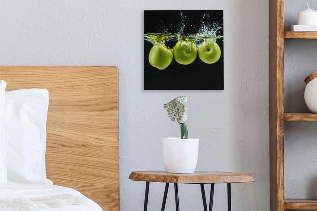 MuchoWow - Leinwandbilder - Äpfel - Obst - Wasser - Schwarz - Grün, Wandbild, Wanddeko Bilder Wohnzimmer, 20x20 cm