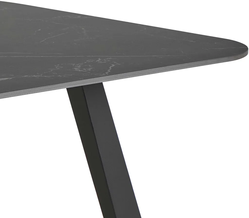 Table de salle à manger noire Antalya 180cm pour recevoir et dîner