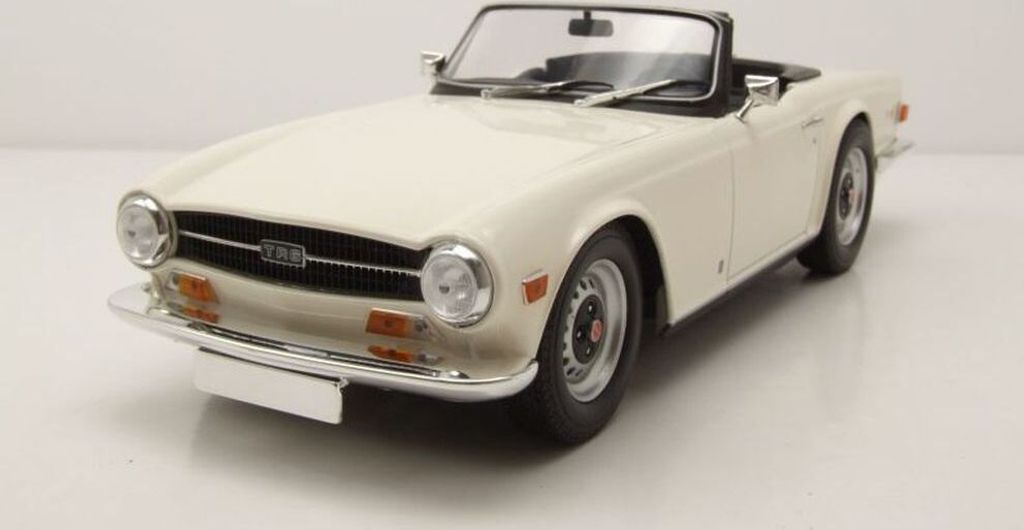 Minichamps 155132035 Triumph TR6 (LHD) 1969 bílá 1:18 Obrázek produktu 