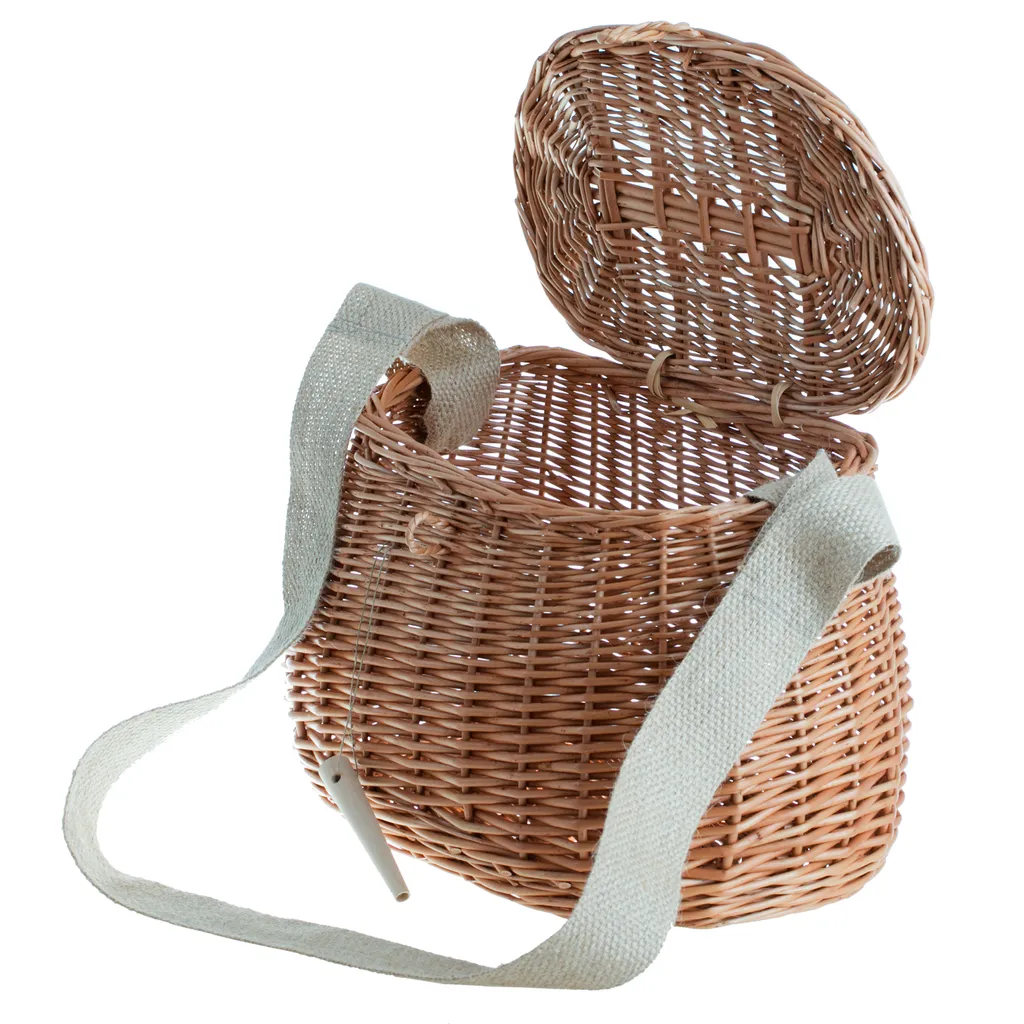 Panier de pêche en osier tressé traditionnel avec lanière réglable