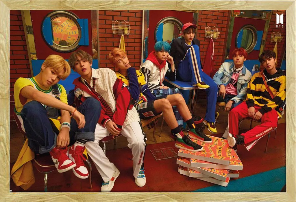 BTS Poster Crew con Cornice Shinsuke Maxi Faggio - Merchandising Army