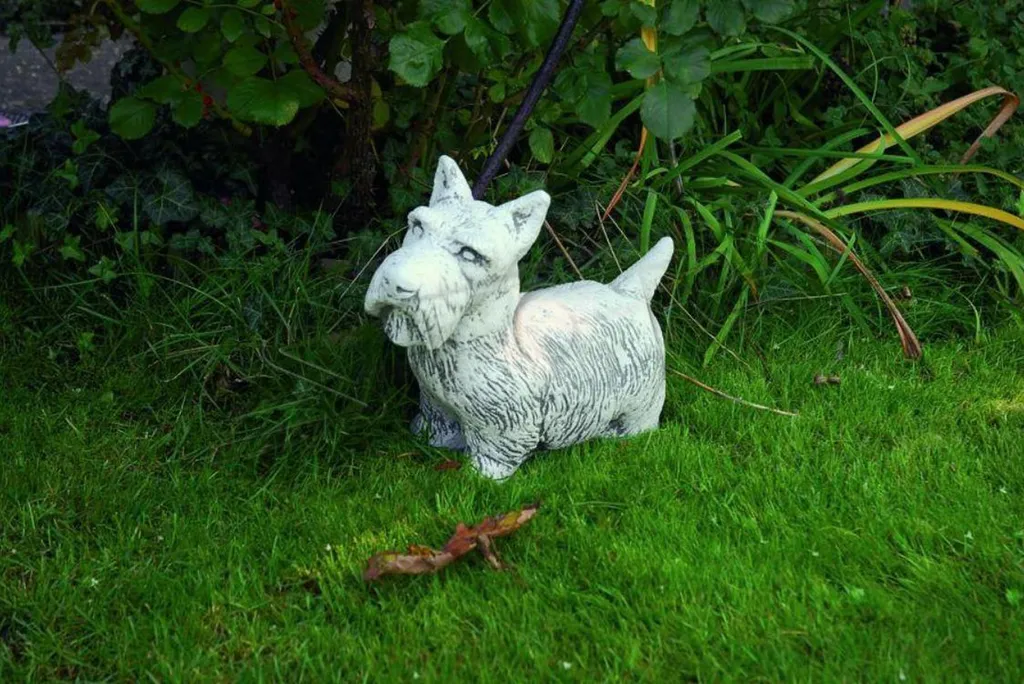 Sculpture Chien en Pierre Résistante - Statue Décorative Jardin et Cour